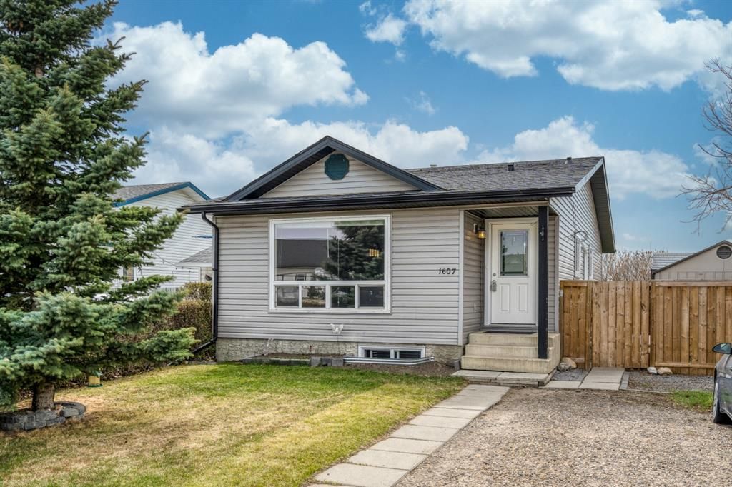I have sold a property at 1607 Summerfield BOULEVARD SE in Airdrie
